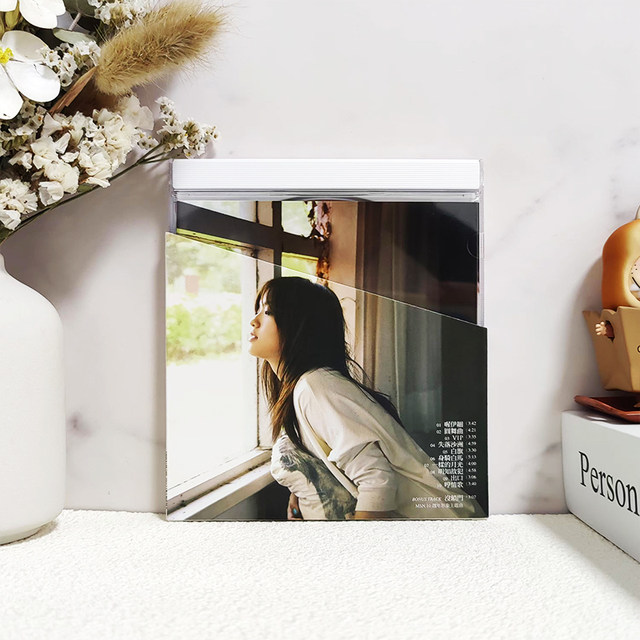 Taiwanese version of Xu Jiaying Lala's first album, new CD + lyrics book