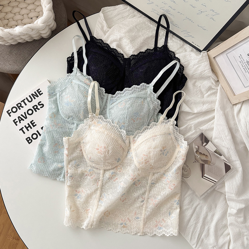French-Style Lace Camisole for Women, Suitable for Layering or Wearing Alone, Summer Thin Slim-Fit Top with Built-In Bra and Chest Pads