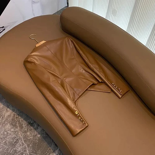 Дизайнерский короткий полиуретановый осенний пиджак классического кроя, тренд сезона, в стиле Шанель