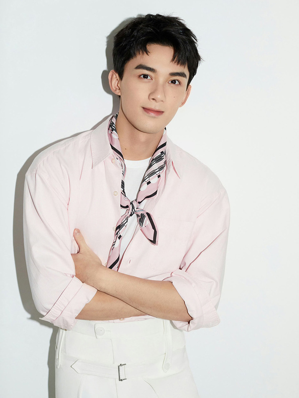 Wu Lei's Same Style Pink Shirt, Oversized American Casual Solid Color Classic Oxford Silhouette Long-Sleeve Shirt for Men and Women
