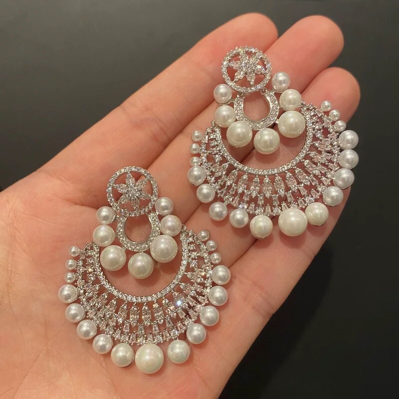 Heavy Craftsmanship! French-Style Faux Pearl Large Hoop Fan-Shaped Earrings with a Luxurious Design, Versatile Studs, Fashionable and High-End Earrings Heavy Craftsmanship! French-Style Faux Pearl Large Hoop Fan-Shaped Earrings with a Luxurious Design, Versatile Studs, Fashionable and High-End Earrings