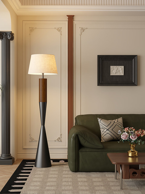 French Mid-Century Style Floor Lamp Next to the Sofa in the Living Room, High-End American Retro Creative Stylish Simple Decorative Lamps