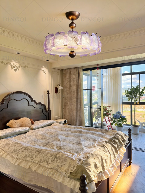 French-Style Glass Chandelier with a Vintage Four-Leaf Clover Design, Romantic and Luxurious, Retro Dining Room Cozy Eye-Friendly Bedroom Lamp