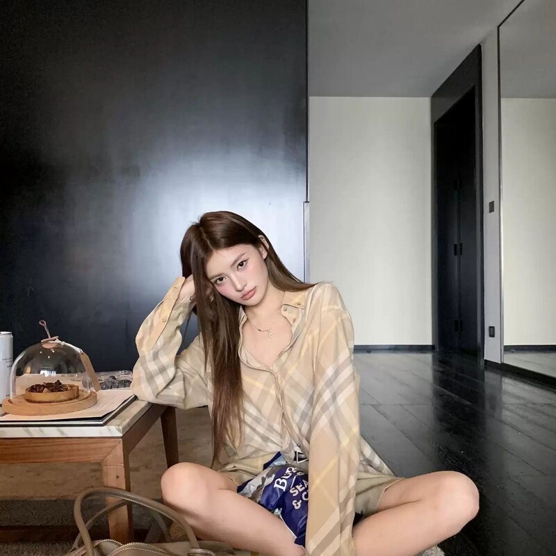 Miu Series Retro Plaid Long-Sleeved Shirt for Women, Summer Casual, Age-Reducing, Relaxed and Loose Plaid Top