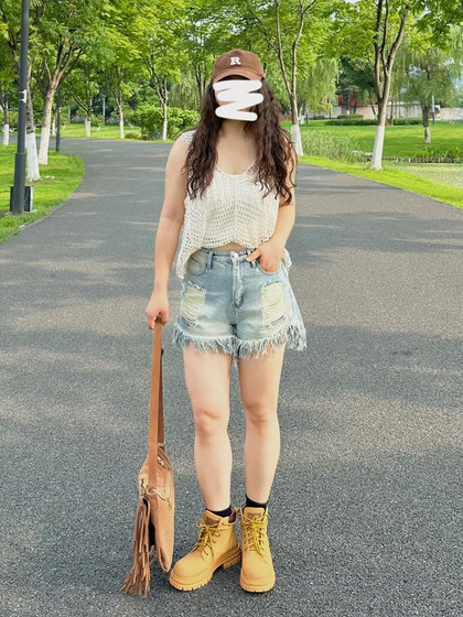 胖mm梨形身材特大码下衣失踪短裤女高腰辣妹夏季牛仔热裤a字裤子