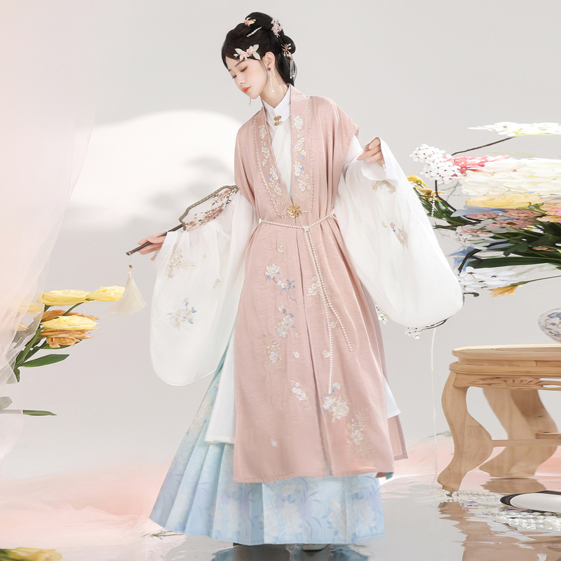 Warm-Colored Original Hanfu for Women [Pearl Plum] Ming-Style Stand-Up Collar Long Shirt with Integrated Collar, Similar to a Qipao, Mamian Skirt Gentle Spring/Summer Style