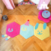 Say goodbye to the worry of conflicting styles. Hexagonal carpets can be put together at will. Original for bedroom and living room <Double Insect Personality>