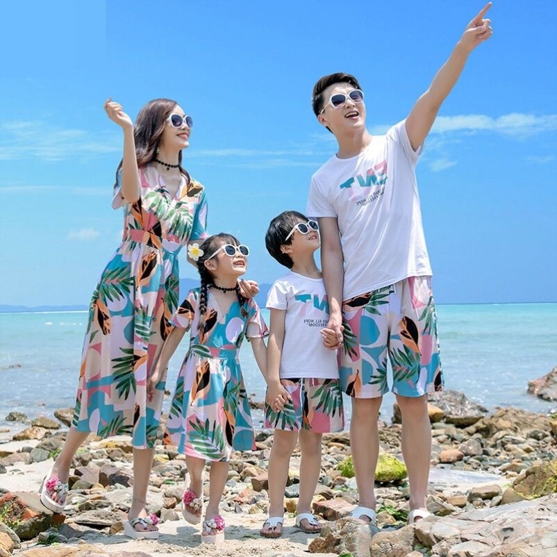 New 2023 family of three and four parent-child suit summer suit father and son mother and daughter beach dress couple dress