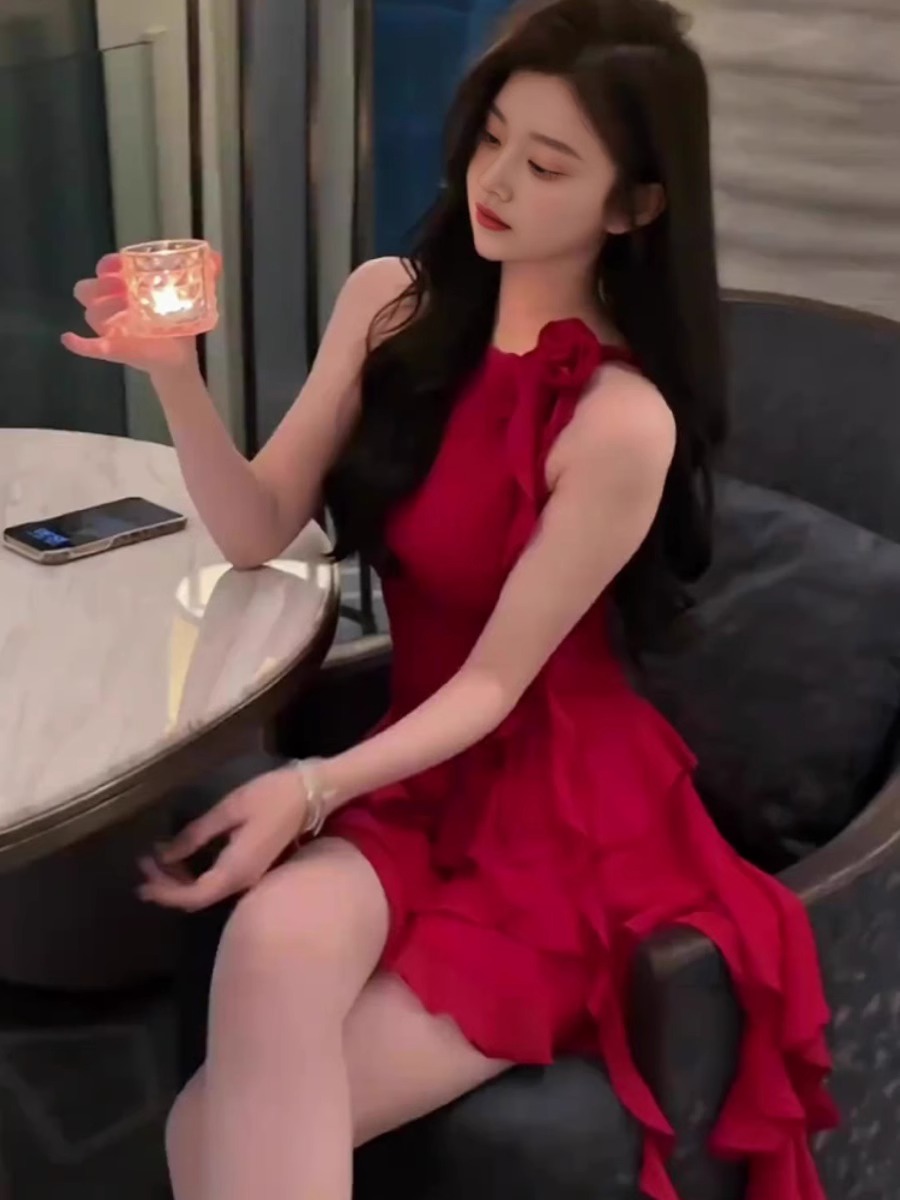 Little red skirt birthday little gift high -end light luxury niche party can wear seaside vacation irregular dresses Little red skirt birthday little gift high -end light luxury niche party can wear seaside vacation irregular dresses