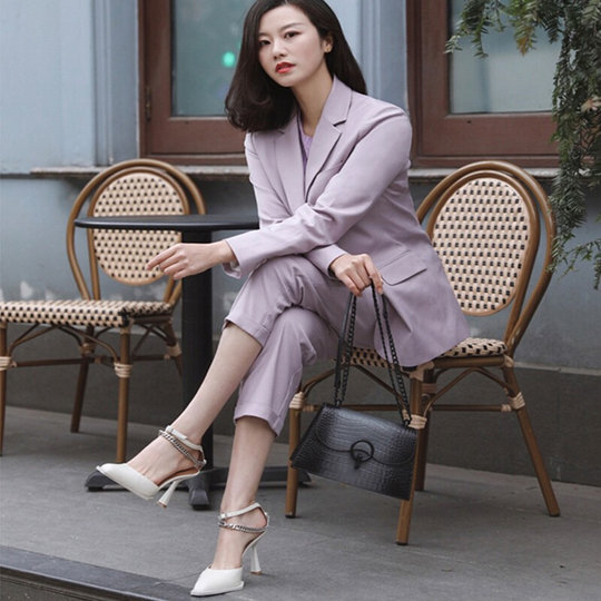 Black High-Heeled Shoes 2022 Spring Style Closed-Toe X-Chain Sandals for Women with Thin Heels and Small Square Toes, Elegant Socialite Fashion Shoes