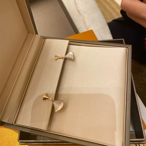 Bvlgari/Bulgari Divas 'Dream с алмазными серьгами маленькая юбка вентиляционное вентилятор 18 тыс. Серьги из розового золота