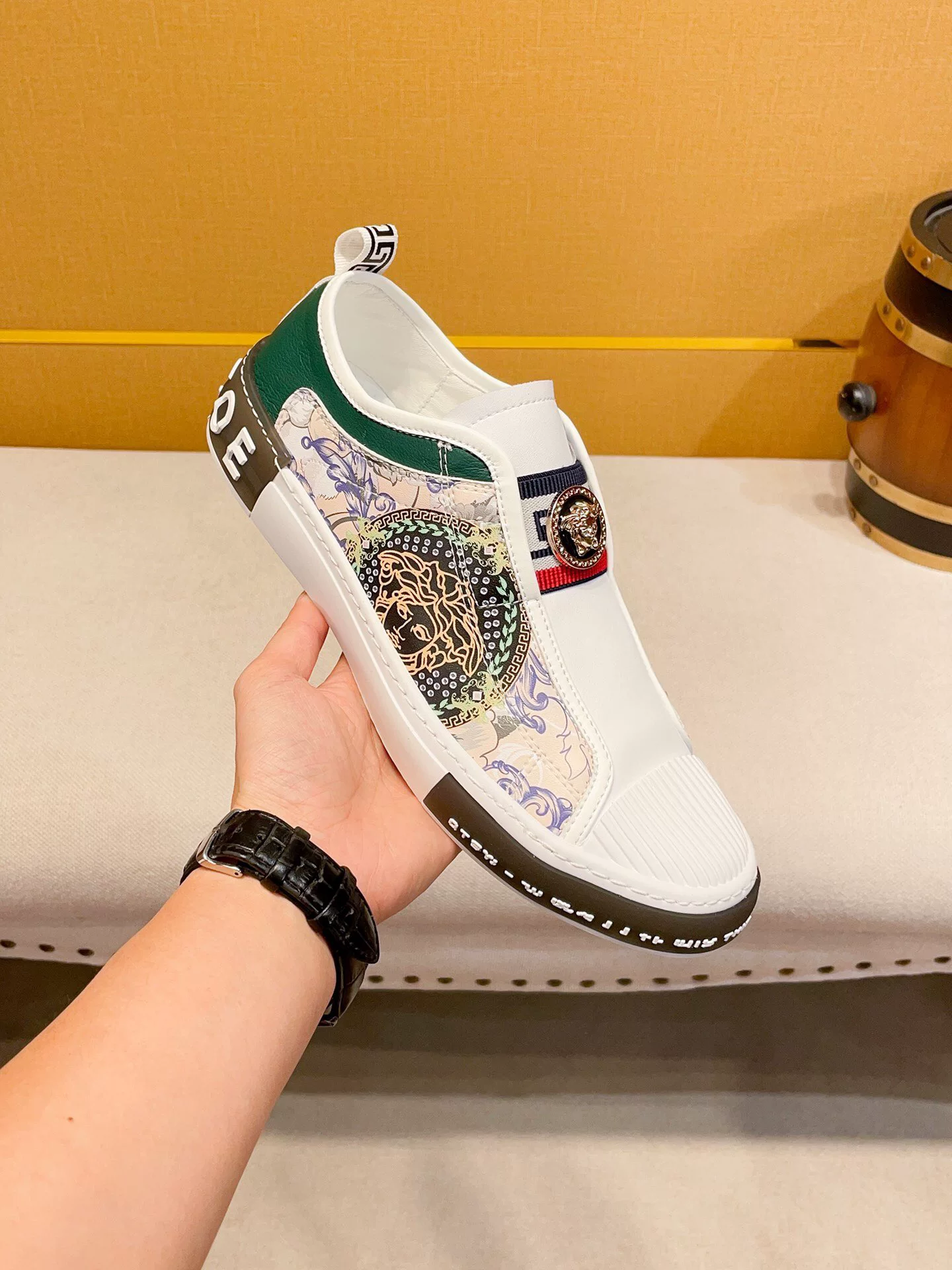 Европейская прямая рассылка покупок Versace классическая мода дышащая тренд универсальная простая и удобная мужская обувь