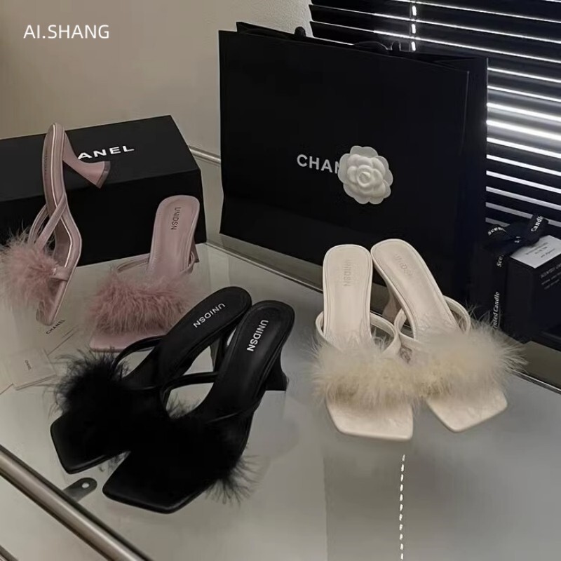 Trendy Fur Slippers for Women, Suitable for Outdoor Wear, 2026 Summer New Model, Ostrich Feather, Stiletto Heel, Square Toe, High-Heeled Sandals