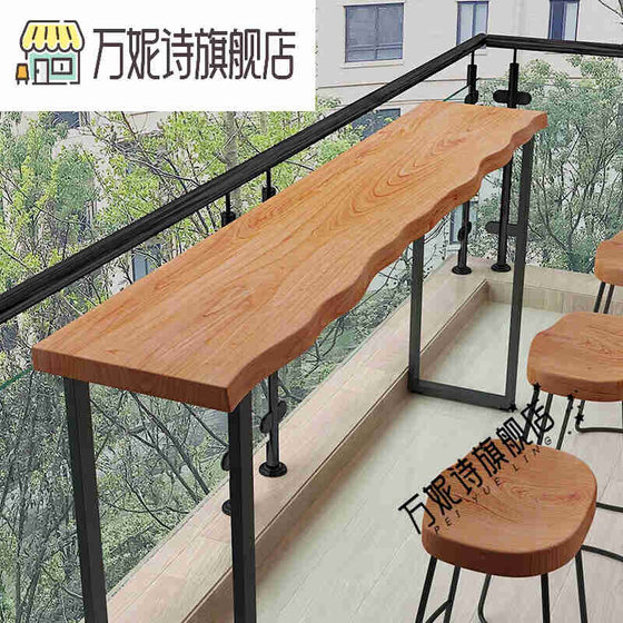 벽에 단단한 나무 발코니 바 테이블 좁은 테이블 연철 긴 테이블 홈 바 테이블 밀크 티 숍 높은 테이블과 의자 조합