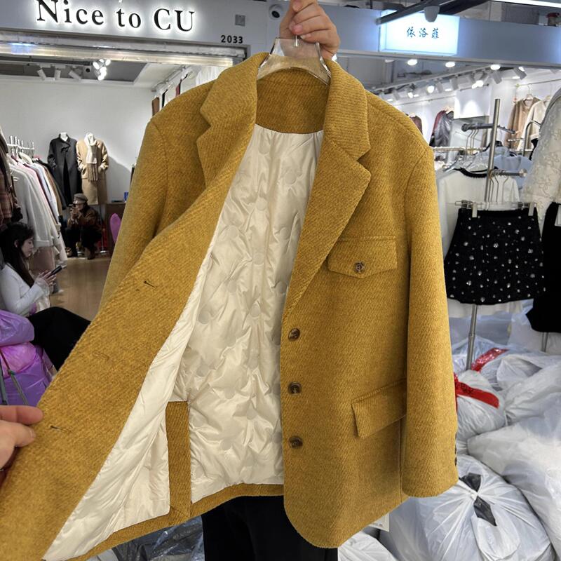 High-End Thickened down Jacket, Retro Suit-Style Woolen Coat for Women, New Winter Loose-Fitting, Elegant Mid-Length Coat High-End Thickened down Jacket, Retro Suit-Style Woolen Coat for Women, New Winter Loose-Fitting, Elegant Mid-Length Coat