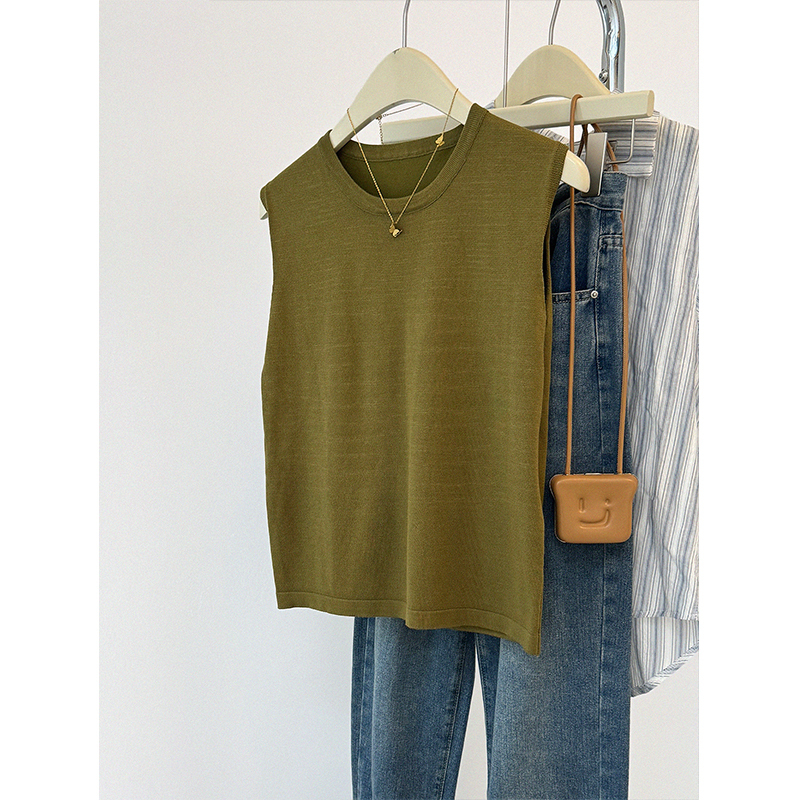 Green Ice Silk Linen Vest for Women, Summer Inner Wear, Loose Design, Slimming, Short Style, Layered Sleeveless Knitted Top