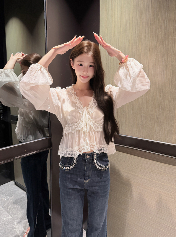 [Meng Clothing] New Korean-Style Gentle Lace V-Neck Long-Sleeved White Blouse + Jeans
