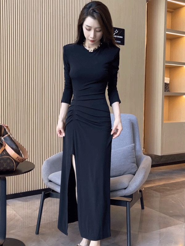Body-Shaping Long-Sleeved Hip-Hugging Dress for Women, Autumn 2026 New Style, Slim-Fitting, Elegant, Slit Long Skirt