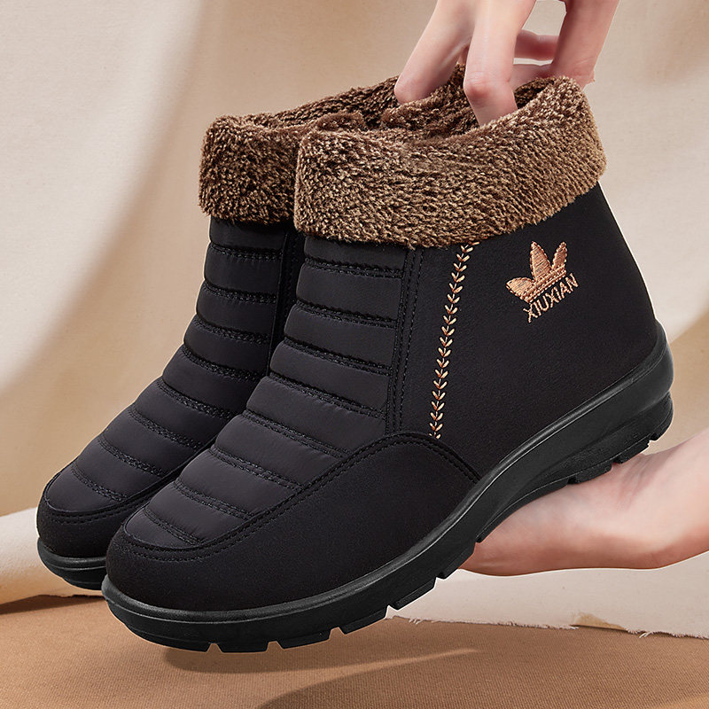 Old Beijing Cotton Shoes for Women, Winter Fleece-Lined, Thickened, Warm, New Style Cloth Shoes for Middle-Aged and Elderly Women, Winter Snow Boots for Mothers