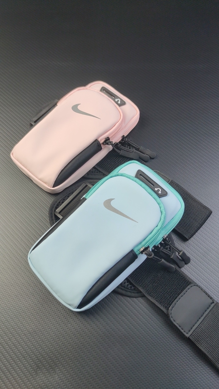 Nike Running Phone Arm Bag for Men and Women, Fitness Equipment Wrist Strap, Sports Phone Arm Sleeve, Genuine Product Nike Running Phone Arm Bag for Men and Women, Fitness Equipment Wrist Strap, Sports Phone Arm Sleeve, Genuine Product