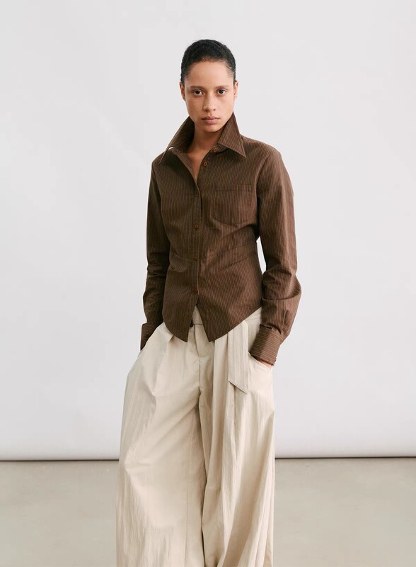 Don'T Miss Out on the 【Fae】"Skylight" Slim-Fit, Straight-Shoulder Shirt with a Stylish Classic Collar for Women Don'T Miss Out on the 【Fae】"Skylight" Slim-Fit, Straight-Shoulder Shirt with a Stylish Classic Collar for Women