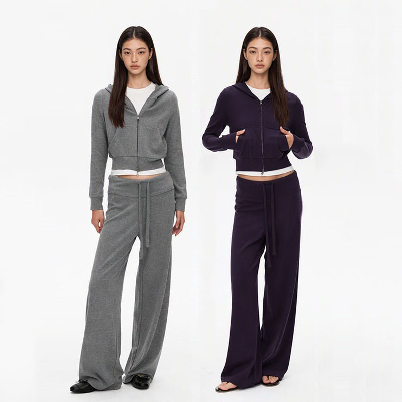 Early Autumn Korean Style Outfit Paper-Thin Hooded Sweatshirt Jacket for Women, Autumn Casual Cardigan Top, Wide-Leg Sweatpants Set Early Autumn Korean Style Outfit Paper-Thin Hooded Sweatshirt Jacket for Women, Autumn Casual Cardigan Top, Wide-Leg Sweatpants Set