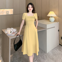 Actual shot of 2023 new summer square-neck French style simple and slim mid-length dress 320