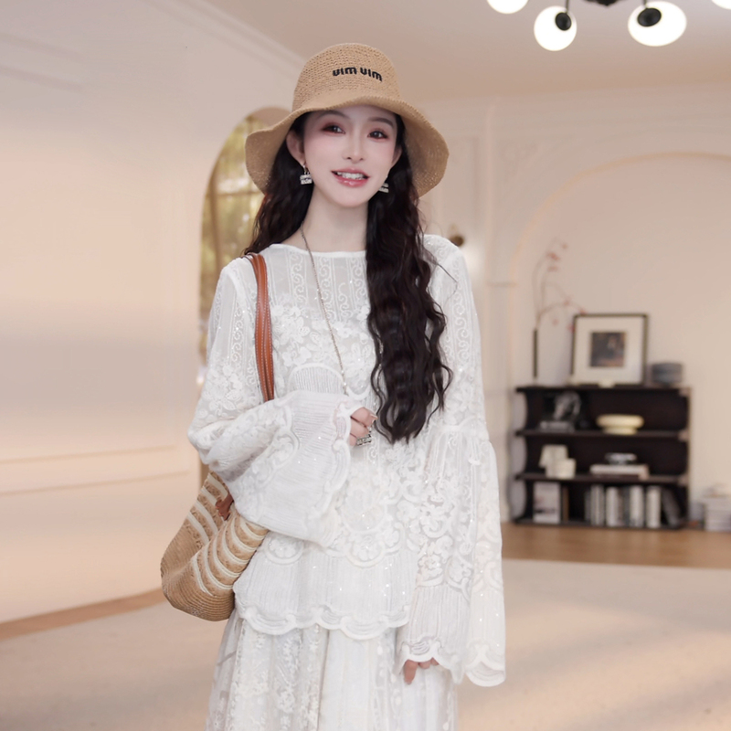 Yystudio【Floral Mist White Gauze】2026 Spring Commuting Versatile Bell Sleeve White Lace Top Yy-6774