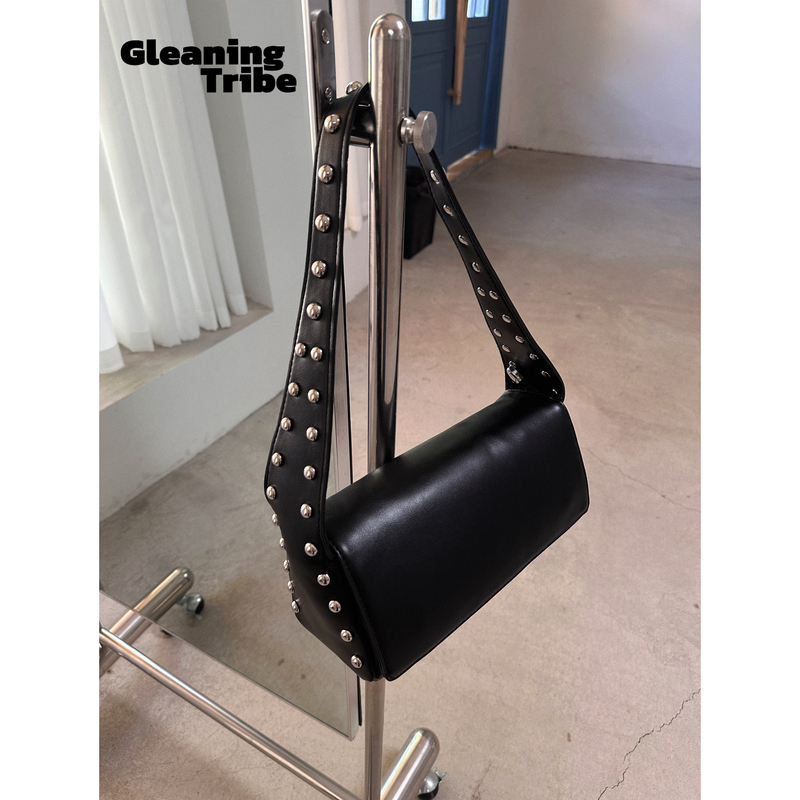 Vintage Motorcycle Rivet Flip Lunchbox Bag Punk Style Underarm Bag Commuter Versatile Handbag