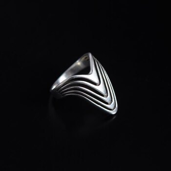 Tsuna style wavy retro ring european and american niche light luxury distressed ring couple accessories