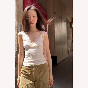 Purely Sexy and Sweet White Lace V-Neck Camisole for Women, Summer Slim-Fit Backless Hollow-Out Sleeveless Top