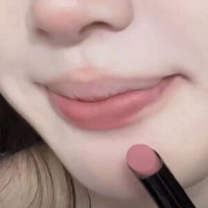 Деревянный смысл серо -розовый ~ низкоисленная цветная помада Студенческая вечеринка Su Yanchao Natural Fog Surface White Доступная помада