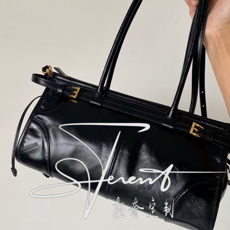 Original Imported Oil Wax Leather Motorcycle Bag, Cool and Stylish Crossbody Bag, Shoulder Bag, Underarm Bag, Bonnie Bag