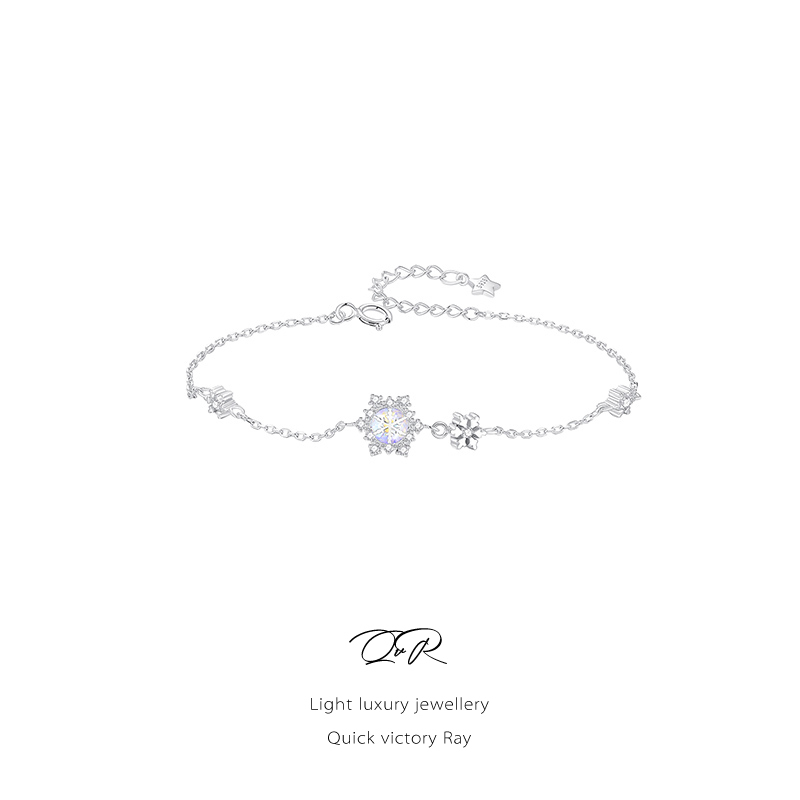 Original Designer Qvr Snowflake Christmas Sterling Silver Bracelet for Women, Autumn and Winter Light Luxury Niche Exquisite Jewelry