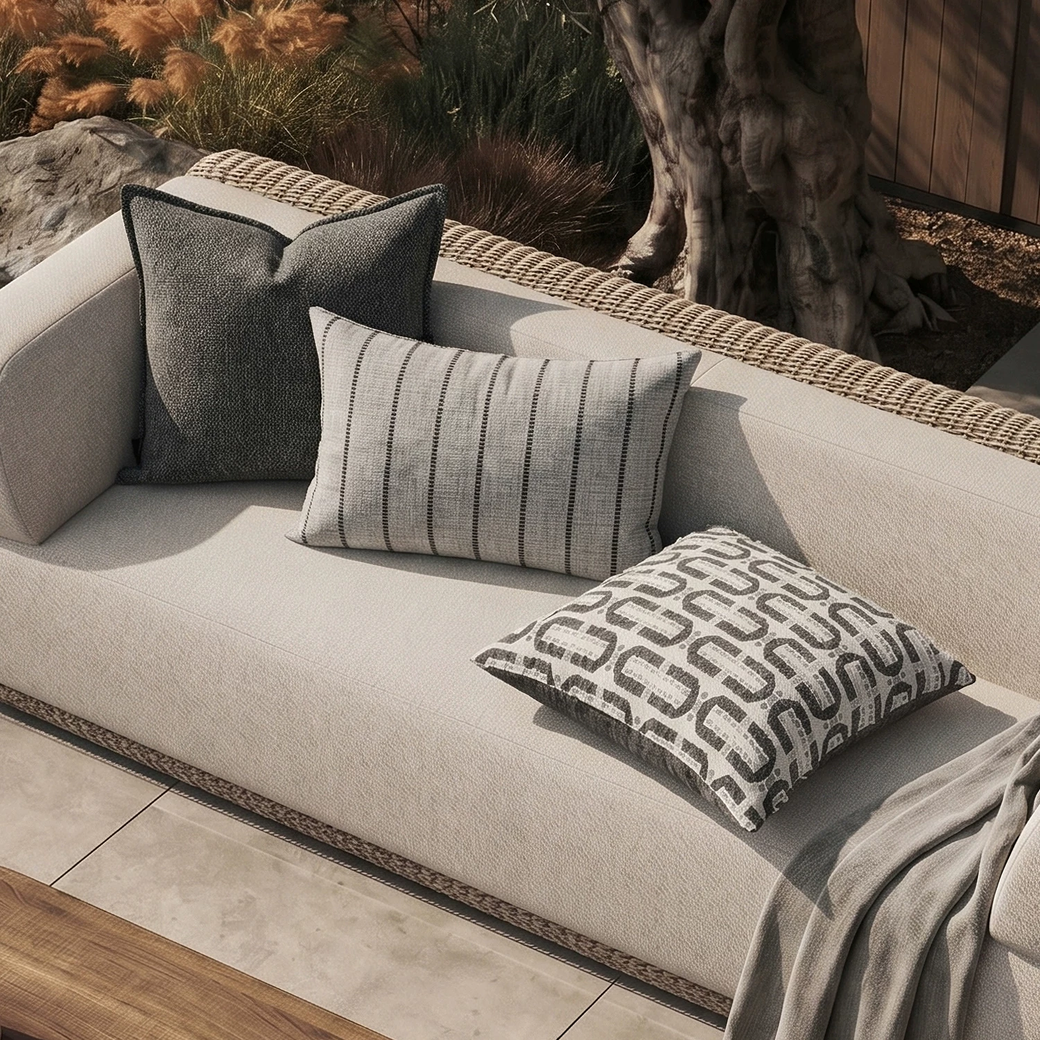 Новый шен Юпин? Но must be transliteration? The input: " Summer elite travel pillow, pillowcase, water repellent sofa, sun protection" Let's translate: likely brand Chinese