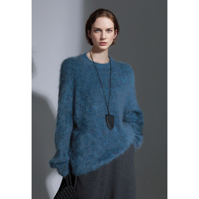 3/ Light Luxury Cashmere Brushed Knit Seamless One-Piece Floral Yarn Brushed Knit Sweater for Women, Round Neck Loose Knit Sweater