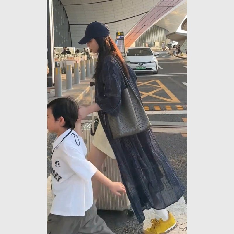 Blue Plaid Long Sun Protection Shirt Jacket, Thin, Light Luxury, High-End Feel, Loose Cardigan, Early Autumn, Very Stylish Top