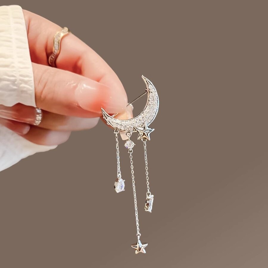 Brand discount new Chinese style star and moon tassel brooch, high-end corsage, niche design, elegant and fashionable pin