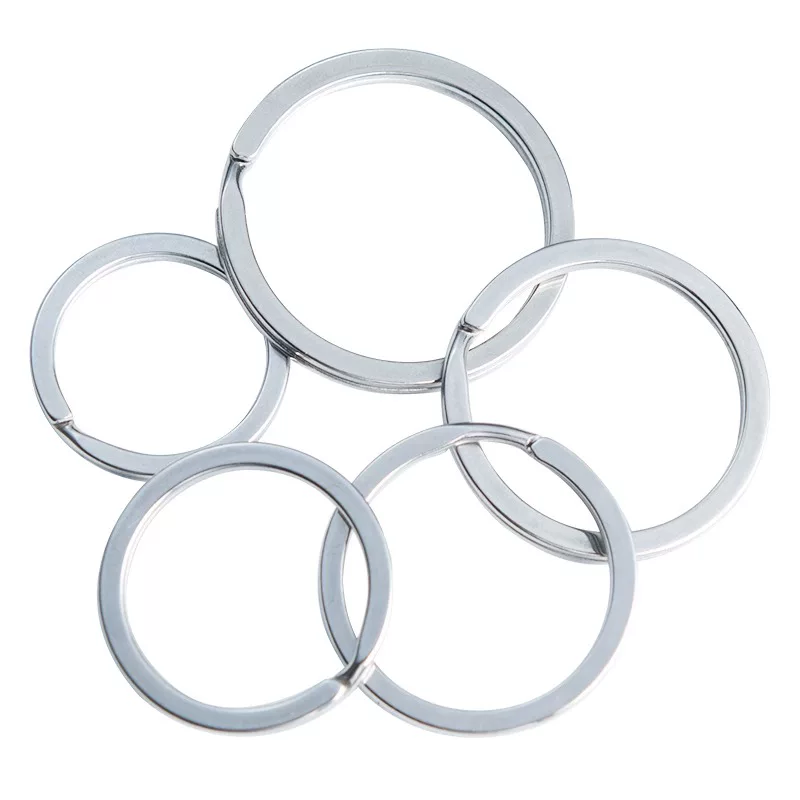 Round simple keychain for keys with accessories, increased thickness