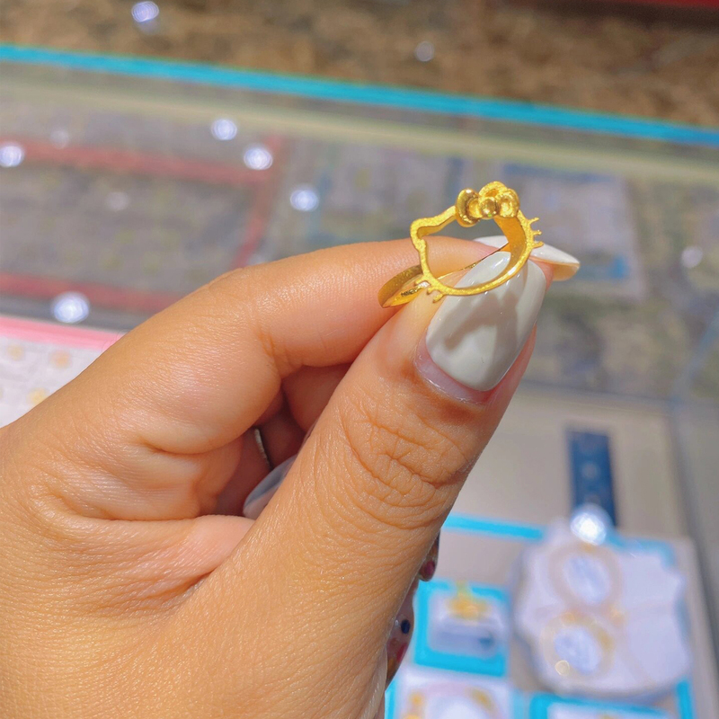 Hello Kitty Hollow Gold Ring for Women, Fashionable, Simple and High-End Hello Kitty Kt Bow Ring