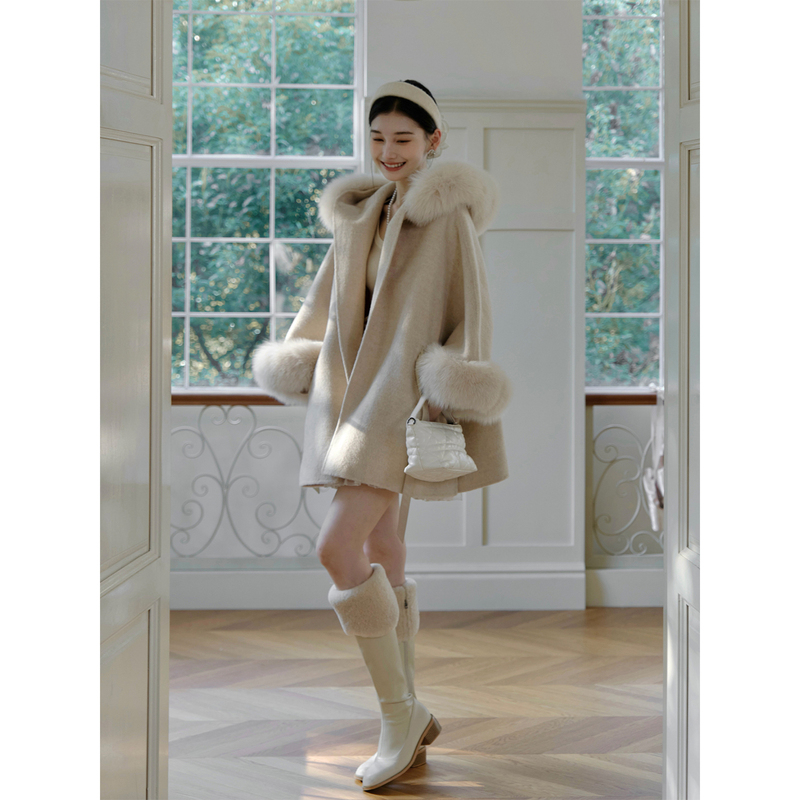 Chillcozy's Top Female Character's High-End Luxury Fox Fur & Australian Alpaca Cape Coat