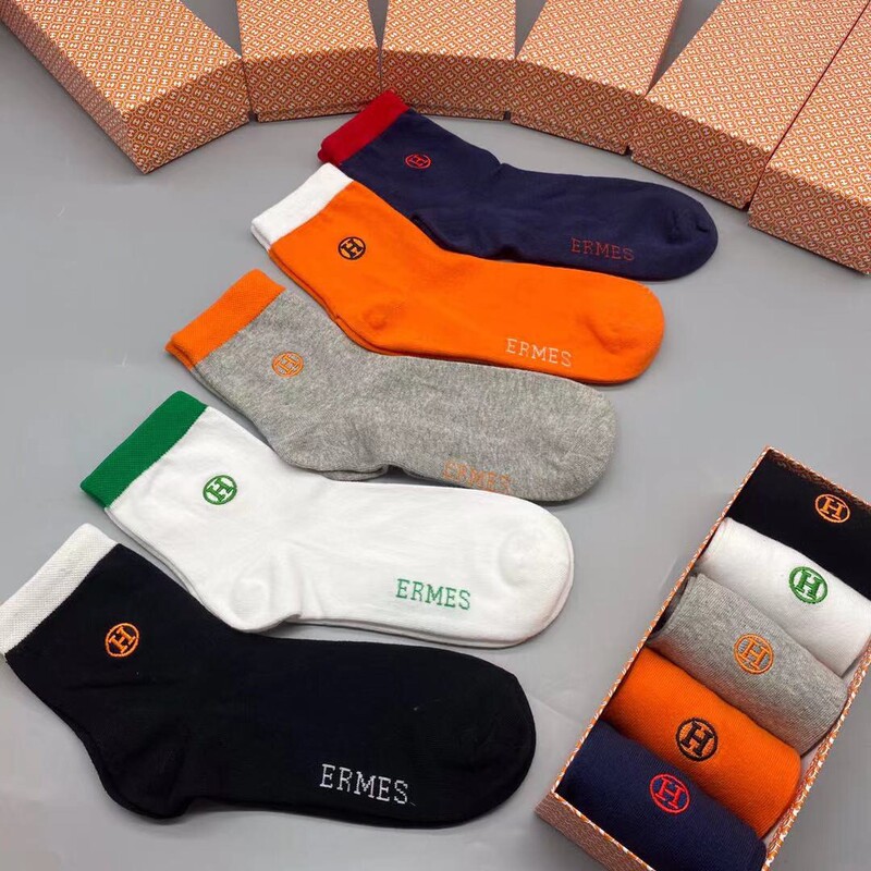 Suitable for Hermès' New Product, All-Season Boxed Lettered Mid-Tube Socks, Simple Solid Color, Business Casual, Men's Sports, Anti-Odor