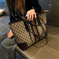 The universal womens bag of the Yunvan