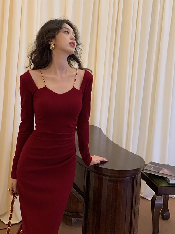 Pure Desire Style Chain Square Neck Long-Sleeve Dress for Women, Spring and Autumn Wear, New Year High-End Slim Fit Bodycon Long Dress