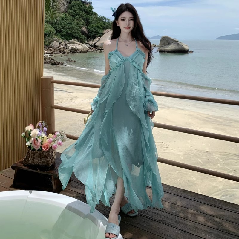 青と緑の不規則なホルターネックのサスペンダードレス、女性用、夏の海辺の休暇の写真、絶妙な妖精のビーチロングスカート