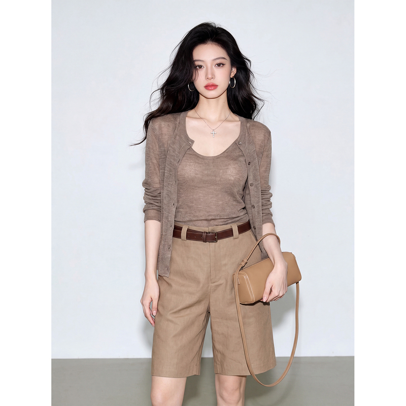 Old Money Style Knitted Cardigan, Vest, and Shorts Three-Piece Set for Women, Early Autumn, Very Stylish, Mature and Sophisticated Outfit, Complete Set Old Money Style Knitted Cardigan, Vest, and Shorts Three-Piece Set for Women, Early Autumn, Very Stylish, Mature and Sophisticated Outfit, Complete Set