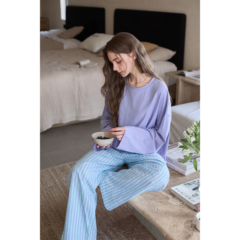 Meiteng's "Fascinating Collision of Colors and Textures: Soft Cotton Spring and Autumn Pajamas for Women, Long-Sleeved, Relaxed Fit, Loungewear with Stripes, Can Be Worn Outside Meiteng's "Fascinating Collision of Colors and Textures: Soft Cotton Spring and Autumn Pajamas for Women, Long-Sleeved, Relaxed Fit, Loungewear with Stripes, Can Be Worn Outside