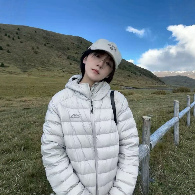 Popular 90% White Duck down Ribbed down Jacket, Unisex Short Style, Korean Version, Casual Slim-Fit Winter Couple's Coat, Trendy