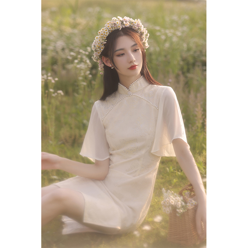 Retro spring cheongsam, advanced dress, French retro style, 2024 years, trend of season, city style, fitted Retro spring cheongsam, advanced dress, French retro style, 2024 years, trend of season, city style, fitted