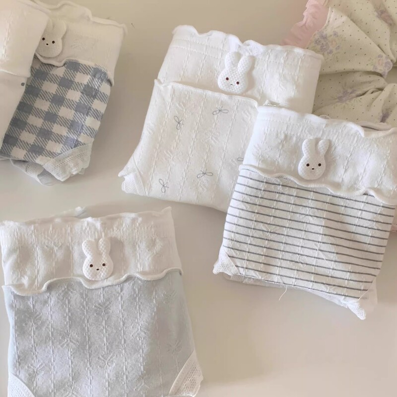 "Rabbit Wish Pool" 10A Cute Girl Bunny Pure Cotton Comfortable Elastic Hip-Hugging Briefs Affordable Price